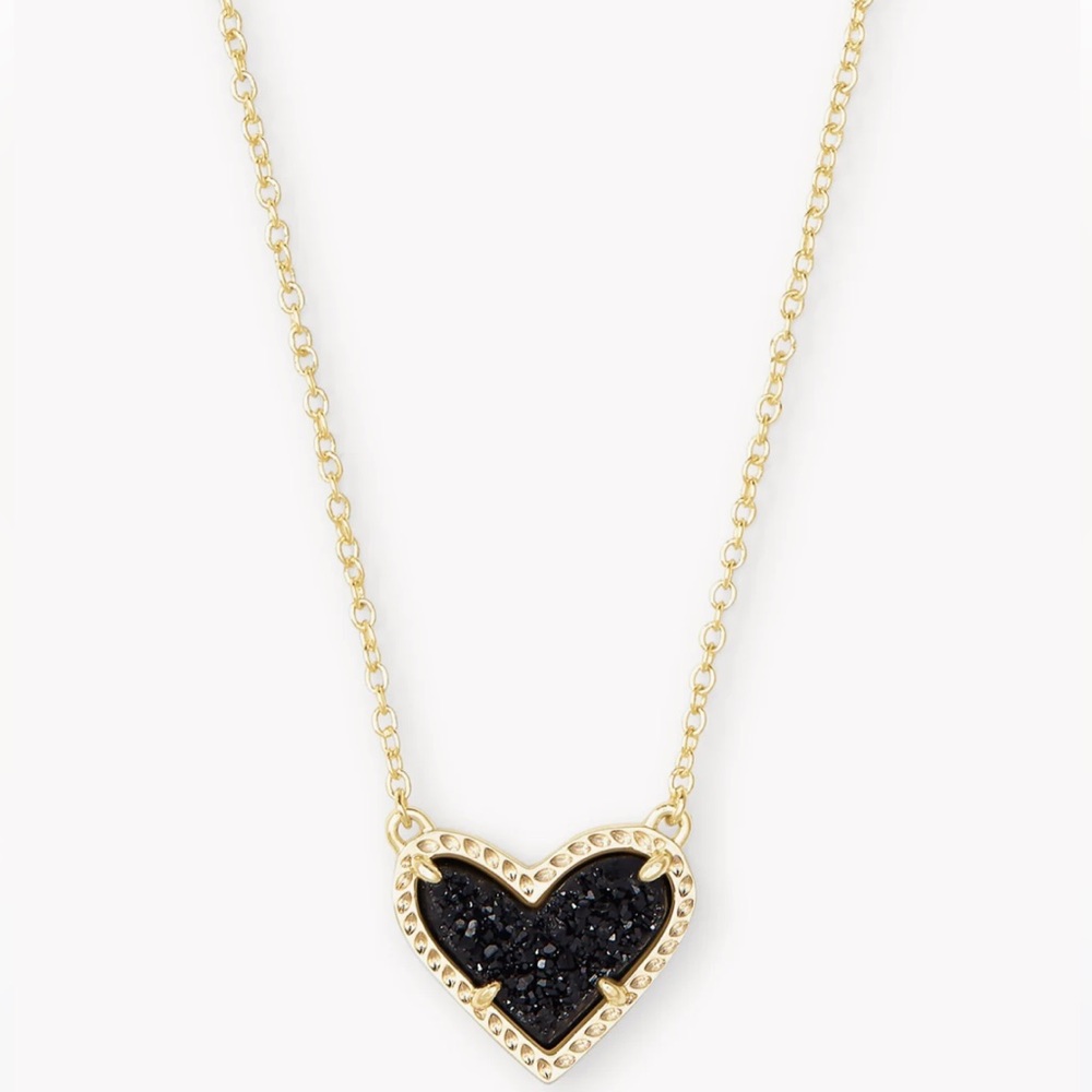 Kendra Scott heart necklace